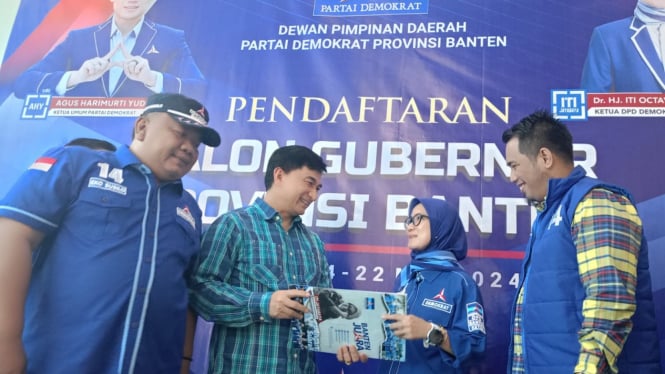 Dimyati Natakusumah, Mendaftar ke Demokrat sebagai Cagub Banten 2024.