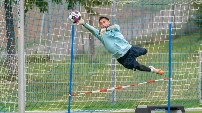 Daniel Klein, Kiper Berdarah Bali-Jerman