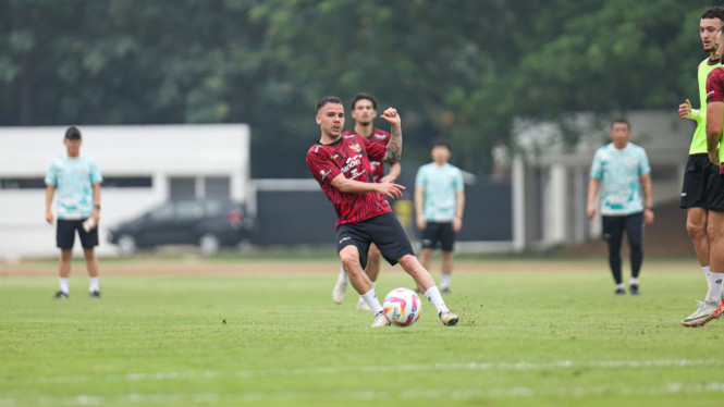 Calvin Verdonk Latihan Bersama Timnas Indonesia