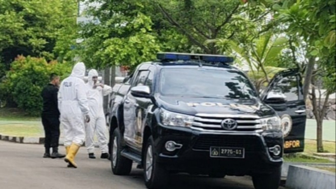 Petugas Gabungan Pakai APD Covid-19 di Polairud Polda Banten.