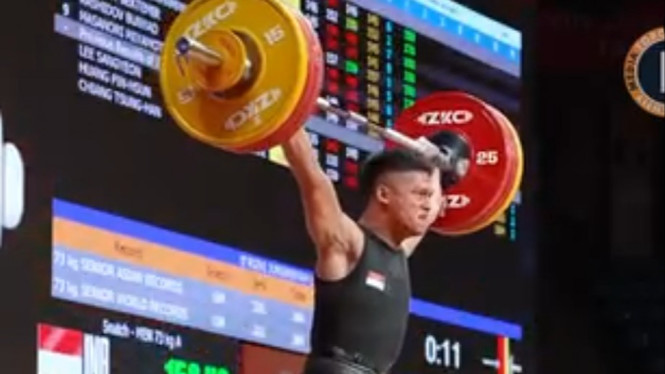 Rizky Juniansyah, Atlet Angkat Besi Indonesia Asal Banten.
