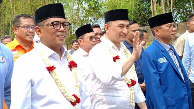 Andra Soni dan Dimyati Natakusumah Mendaftar di KPU Banten.