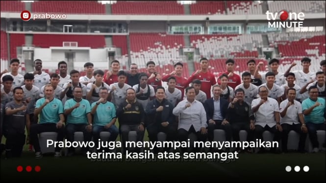 Prabowo Subianto Bersama Pemain Timnas Indonesia.