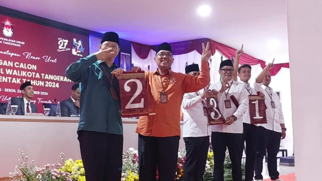 Calon wali dan wakil wali kota terima nomor urut pilkada 2024