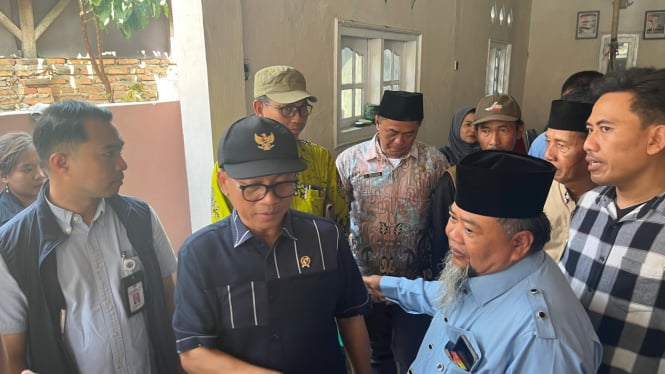 Mendes PDT Yandri Susanto kunjungi warga Serang