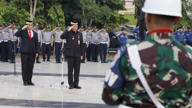 Pj Bupati Tangerang, Andi Ony saat upacara Hari Pahlawan