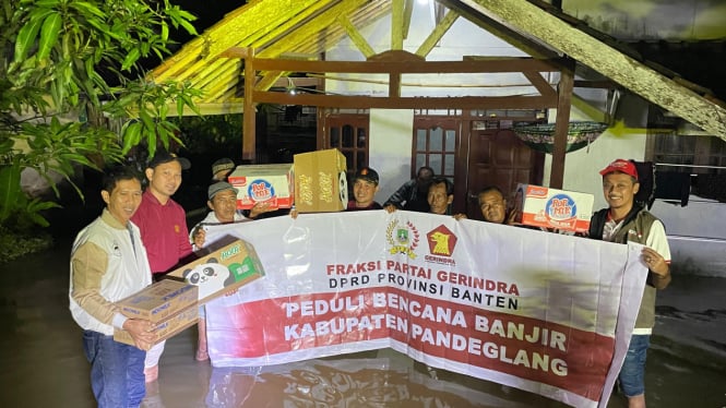 Kader Gerindra Banten di lokasi banjir