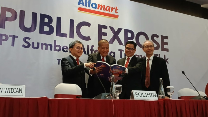 Public Expose PT Sumber Alfaria Trijaya Tbk