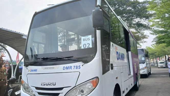 Layanan bus sekolah gratis di Kabupaten Tangerang