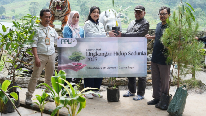 PPLI Tanam Pohon di Hulu Sungai Ciliwung.