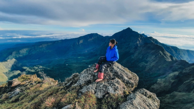 Puncak Gunung Bulu Baria di Sulawesi.