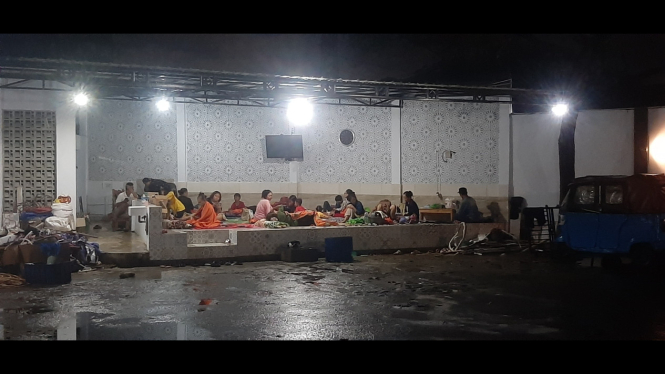 Korban banjir tangerang di lokasi pengungsian