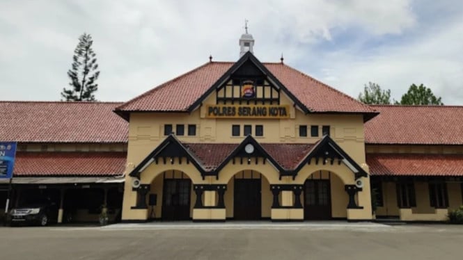 Gedung Polresta Serang Kota