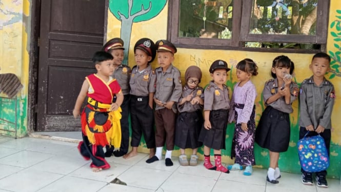 Hari Anak Nasional di Banten Darunnisa.