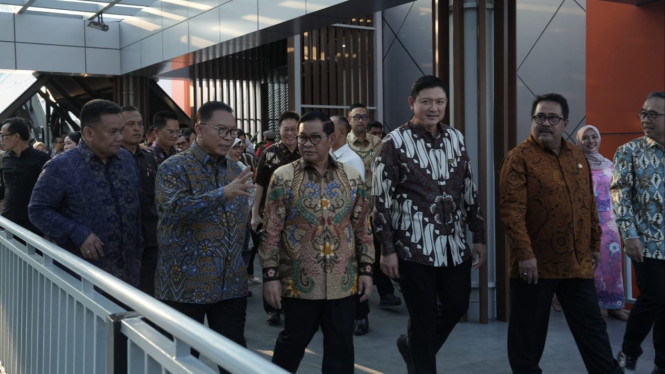 Peninjauan jembatan penghubung Summarecon dan Stasiun LRT