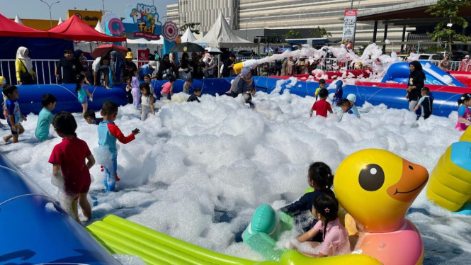 Arena Kids Pool Festival di Mal Ciputra Tangerang