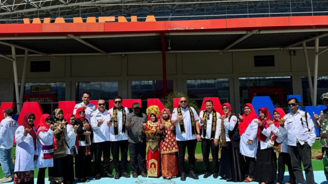 Perantau Minang Terdampak Ricuh Yalimo Dibantu Andre Rosiade Rp400 juta