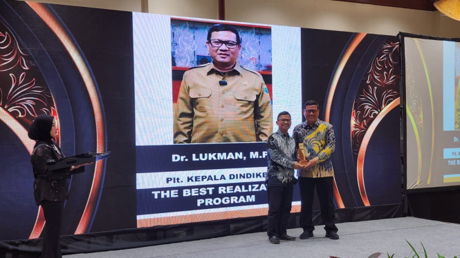 Plt Kepala Dindikbud Banten Lukman