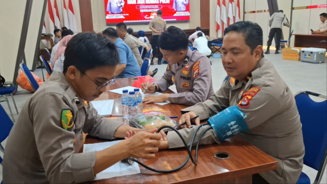 Pemeriksaan Kesehatan Personil Polri di Polresta Serkot.