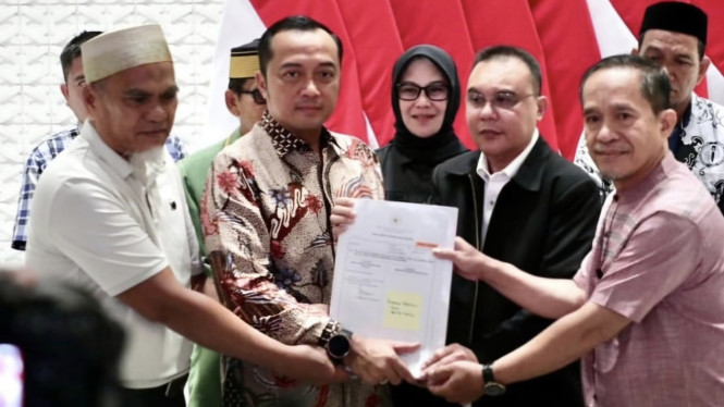 Guru SMAN 1 Luwu Utara Bersama Sufmi Dasco.