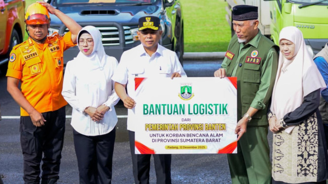 Gubernur Banten Andra Soni serahkan bantuan sebesar Rp3 miliar