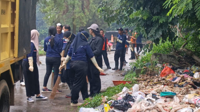 Aksi bersih lingkungan Tangsel