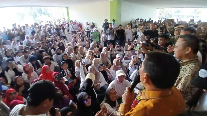 Ribuan Pekerja SPPG Geruduk Kantor Bupati Tangerang Tuntut Payung Hukum Soal Program MBG