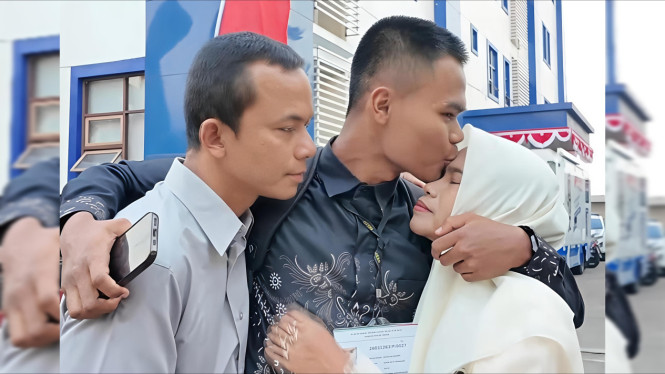 Adib Alwi Zahwan, Calon Bintara Polri Polda Jawa Barat Bersama Orangtua.