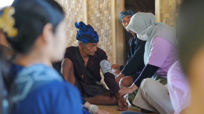 Jasindo memberikan pelayanan kesehatan pada warga Baduy