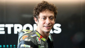 Pensiun di MotoGP, Valentino Rossi Kini Bergabung dengan Persib Bandung