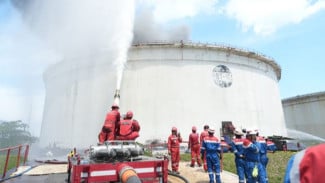 Warga Heboh Asap Hitam Kilang Cilacap, Pertamina Pastikan Tak Ada Ledakan dan Operasi Aman