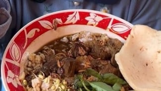 Menu Baru di Soto Lawas Purwokerto! Super Murah Nasi Rawon Enak Cuma 13 Ribuan