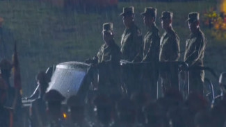 Cek Pasukan Parade Senja, Prabowo, Jokowi, SBY Naik Maung Bareng Hingga Hujan-hujanan