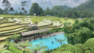 Berenang di Pagubugan Melung, Segarnya Air Pegunungan dengan View Alam yang Menakjubkan!
