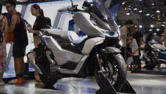 Bukan NMAX atau PCX! Inilah Skutik Bongsor Baru dengan Desain Robotik dan Fitur Canggih yang Bikin Geger Pasar