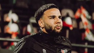 Bek Tangguh! Verdonk Bikin Feyenoord Frustrasi, Van Persie Sampai Beri Penghormatan Langsung