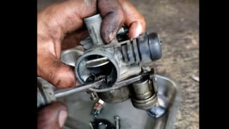 Bensin Boros dan Mesin Brebet? Begini Cara Ampuh Mengatasi Masalah Karburator Motor Supra yang Sering Terabaikan!