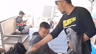 Viral! Sekelompok Pria Gerebek Warung di Garut yang Buka Siang Hari Saat Ramadan