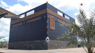 Masjid Salimah Basyir Banyumas: Perpaduan Religi dan Agrowisata, Replika Ka’bah dengan Kebun Kurma