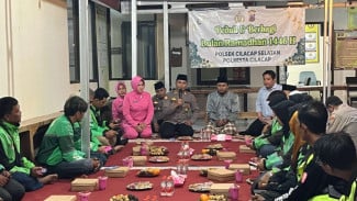 Berbagi Berkah Ramadhan, Polsek Cilacap Selatan dan Driver Ojol Kompak Nikmati Buka Puasa Bersama di Mapolsek