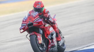 Kakak vs Adik! Marc Marquez Pole Position MotoGP Argentina 2025, Alex Marquez Ancam Posisi di Sprint Race