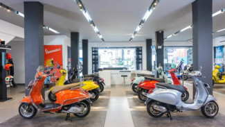 Cek Harga Vespa Terbaru Maret 2025, dari Primavera hingga Edisi Terbatas 946 Dragon