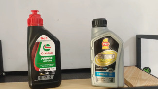 Bikin Motor Matic Baru Makin Kencang! Ini Perbandingan Oli Castrol vs Top One yang Wajib Diketahui