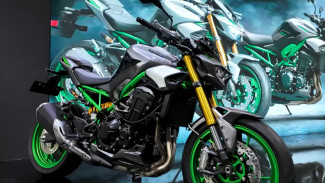 Kawasaki Z900 2025 Turun Harga! Strategi Baru atau Taktik Menghadapi Persaingan?