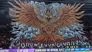 Spektakuler! Tifo Raksasa 'Show Your Dignity' Jadi Sorotan di Pertandingan Timnas Indonesia Vs Bahrain