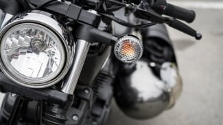 Wajib Ganti Sebelum Mudik! Ini Rekomendasi Lampu Motor Terang dan Tahan Lama agar Perjalanan Malam Makin Aman