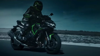 Kawasaki Z H2: Naked Bike Supercharger dengan Kecepatan 284,5 Km/Jam, Apakah Layak Jadi Raja Jalanan?