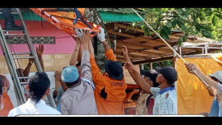 Geger! Seorang Lansia Warga Kemangkon Purbalingga Ditemukan Meninggal di Atap Rumahnya