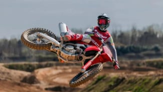 Tantang Pabrikan Jepang, Ducati Luncurkan Motorcross Super Ringan dengan Teknologi Desmodromic di Desmo 450 MX