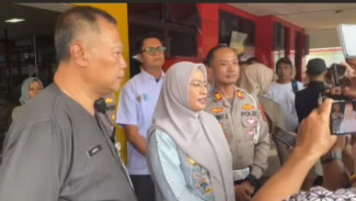 Bupati Amalia Sidak Langsung di Samsat Banjarnegara Terkait Pemutihan Pajak Kendaraan